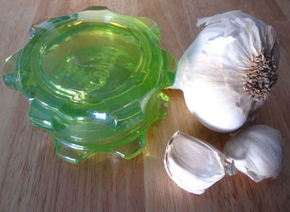 Garlic twist to quickly mince garlic cloves