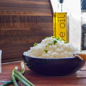Fluffy Jasmine Rice Side view with cutting board