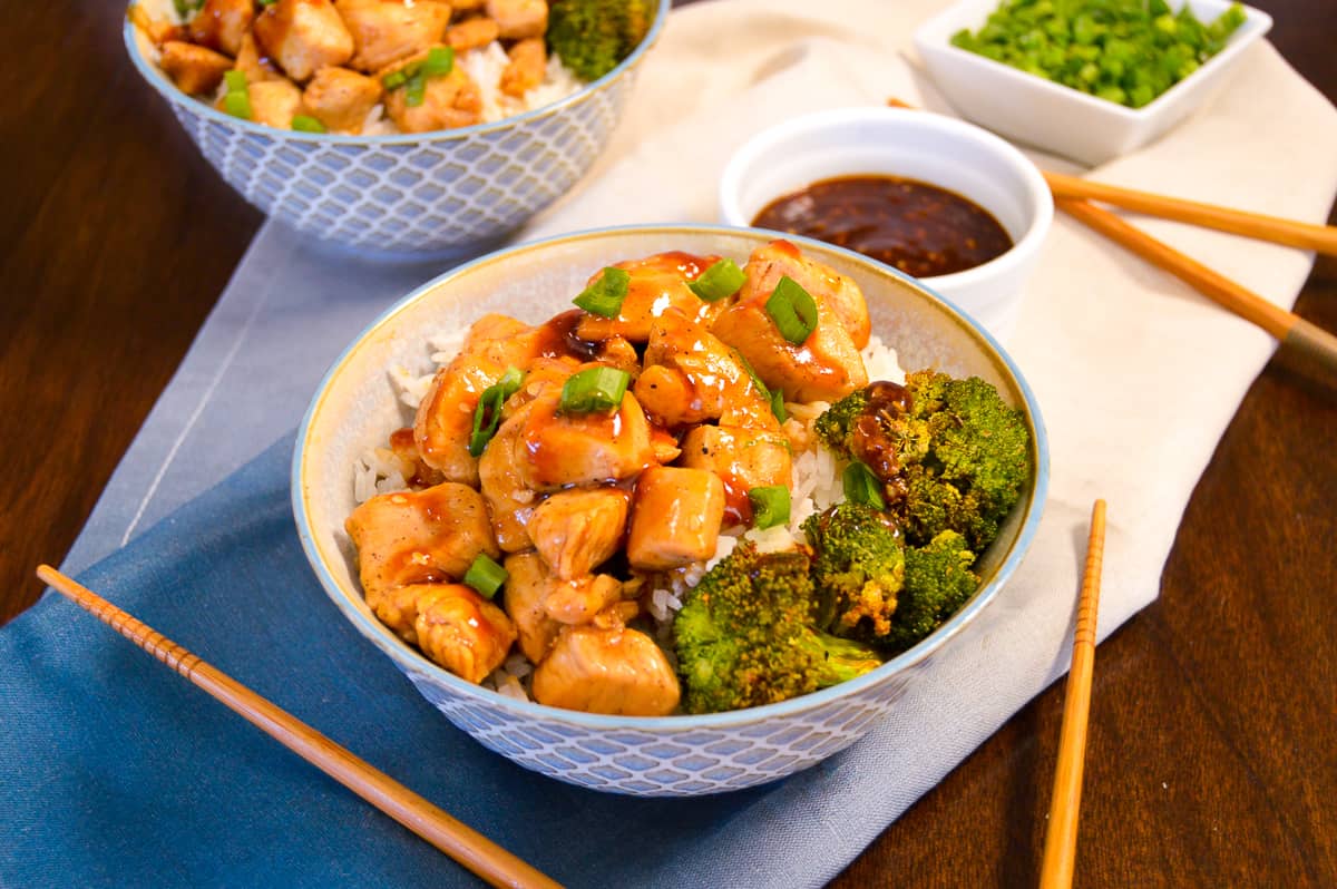 Ginger Teriyaki Bowl with broccoli, teriyaki sauce and green onions